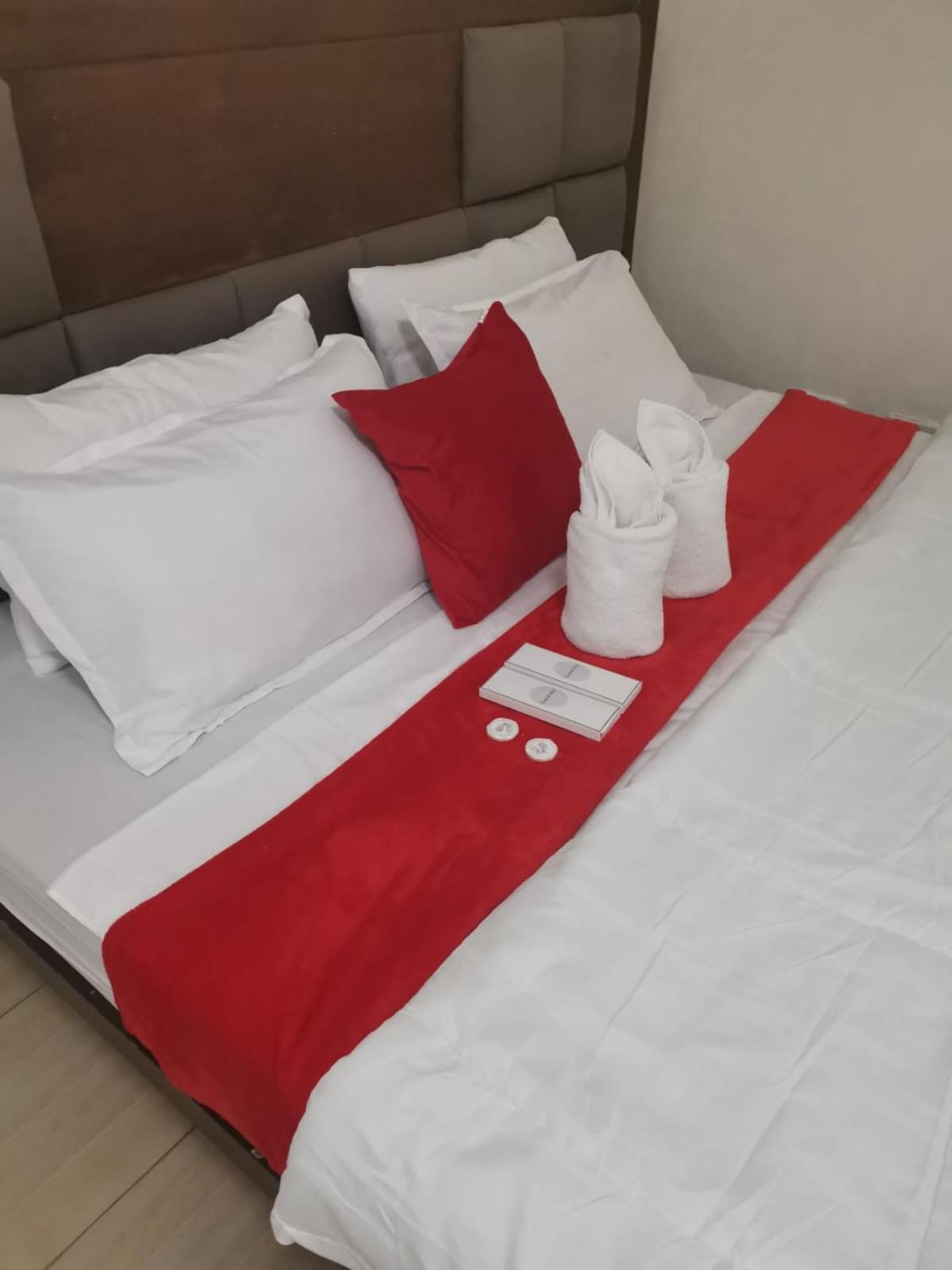 Big King Near Sm - Fast Wifi Apartment
