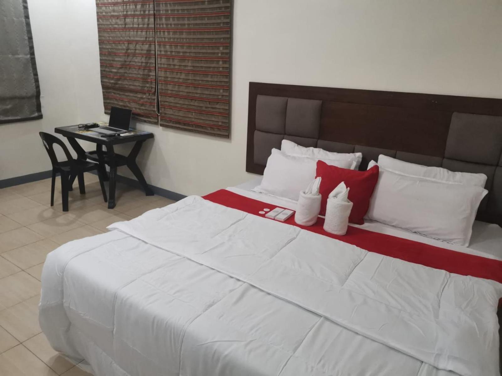 Big King Near Sm - Fast Wifi Apartment Angeles